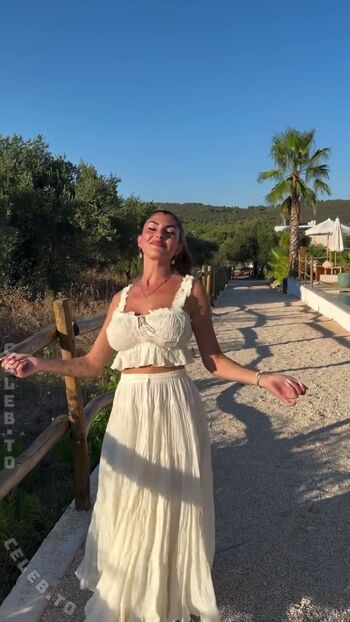 Full leaked Yeliz koc page private onlyfans photo