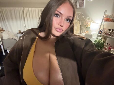 Full leaked Yellowpolkadotbirkin private onlyfans photo
