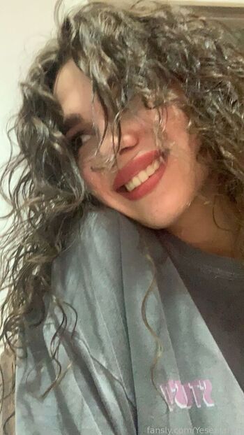 YeseniaPan