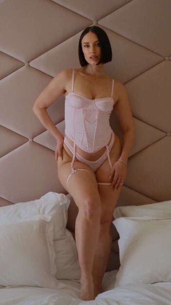 Full leaked Yesjulz  page private onlyfans photo