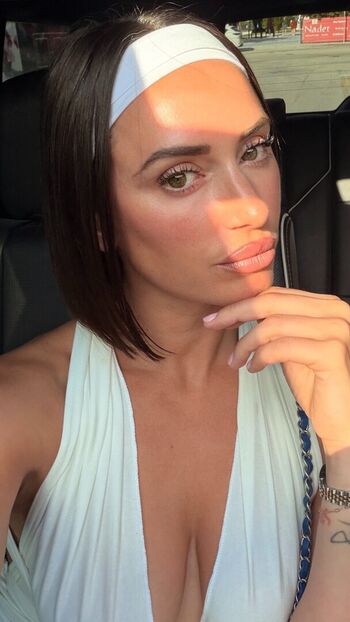 Full leaked Yesjulz private onlyfans photo