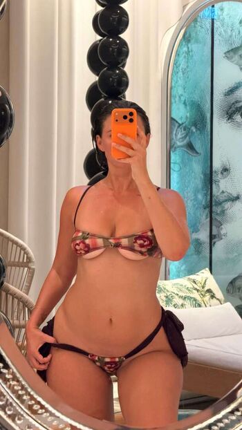 Full leaked Yesjulz  page private onlyfans photo