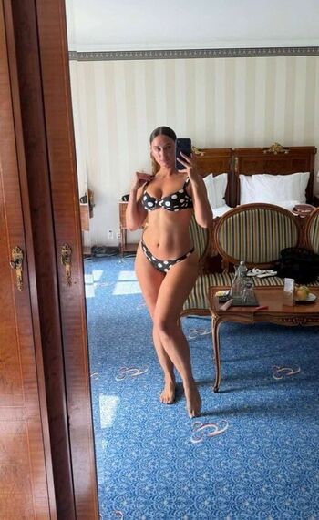 Full leaked Yesjulz  page private onlyfans photo