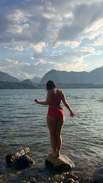 Full leaked Yesjulz  page private onlyfans photo