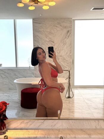Full leaked Yesjulz private onlyfans photo