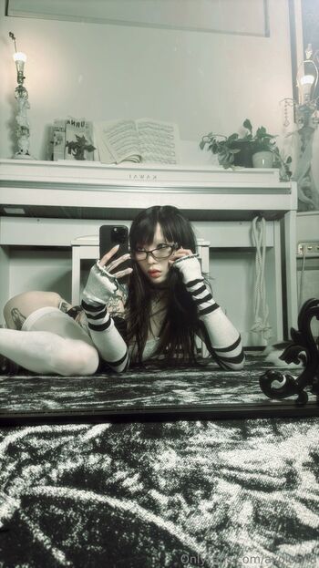 Full leaked Yeule private onlyfans photo