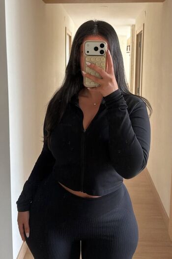 Full leaked Yiyi private onlyfans photo