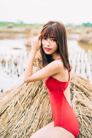 Full leaked Yiyi page private onlyfans photo
