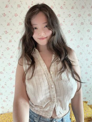 Full leaked Yonsis private onlyfans photo