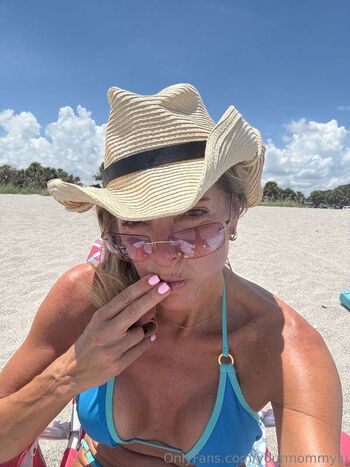 Full leaked Your mommy lu private onlyfans photo