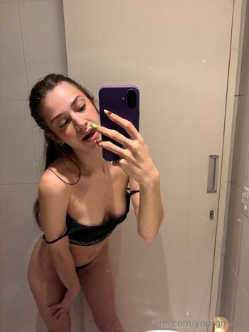 Full leaked Yourgirlaya private onlyfans photo
