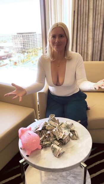 Full leaked Yourmomal private onlyfans photo