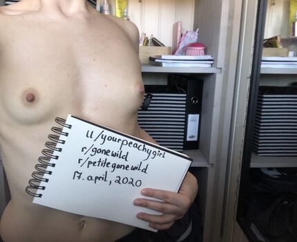 Full leaked Yourpeachygirl private onlyfans photo
