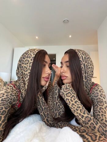 Full leaked Yourtwinss private onlyfans photo