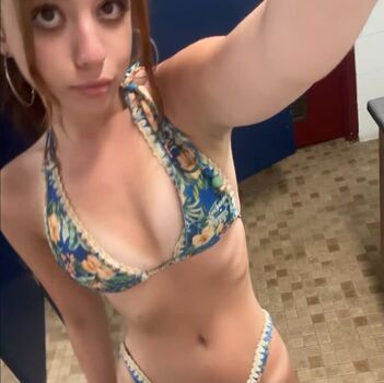 Full leaked Yousmokeths private onlyfans photo