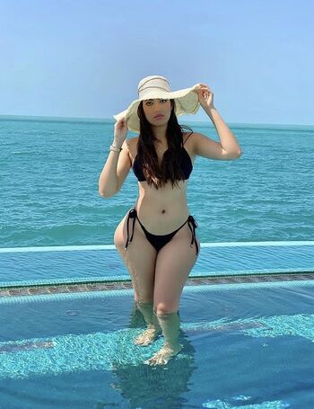 Full leaked Youssra rabatia private onlyfans photo