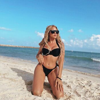 Full leaked Yuli flores private onlyfans photo