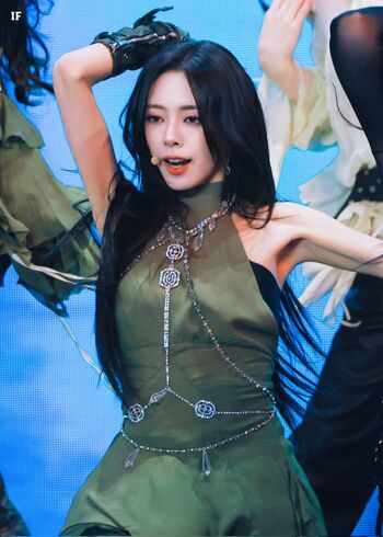 Yuna - ITZY (유나, Shin Yu Na)