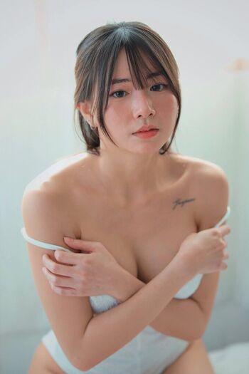 Full leaked Yunjing saehun page private onlyfans photo