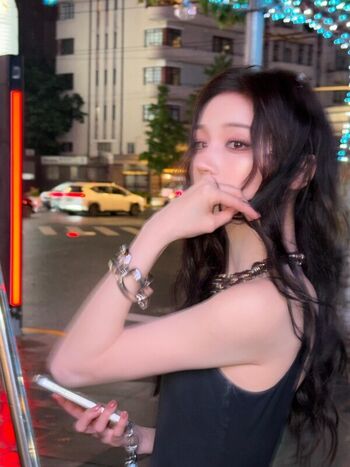 Full leaked Yuqi page private onlyfans photo