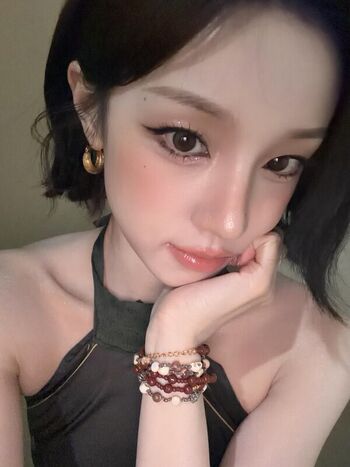 Full leaked Yuqi page private onlyfans photo