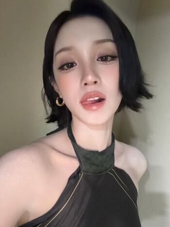 Full leaked Ryypie/ private onlyfans photo