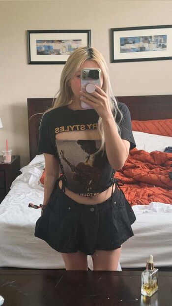 Full leaked Yvonnie private onlyfans photo