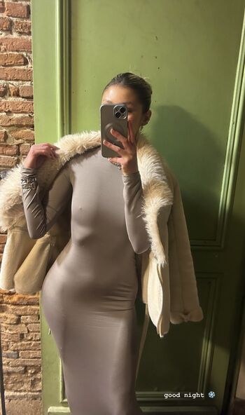 Full leaked Yvslla private onlyfans photo