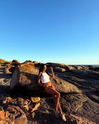 Full leaked Zaira nara page private onlyfans photo