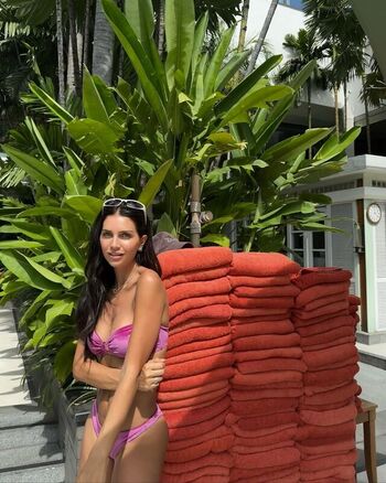 Full leaked Zaira nara page private onlyfans photo
