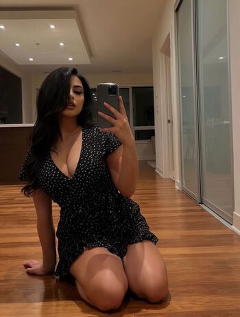 Full leaked Zara farooq private onlyfans photo