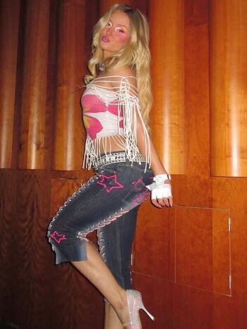 Full leaked Zara larsson page private onlyfans photo
