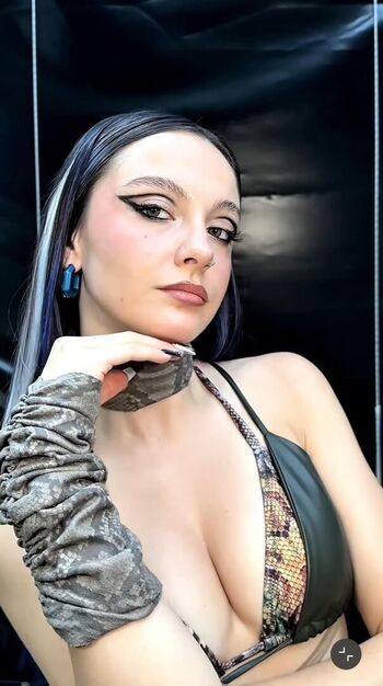 Full leaked Zeynepoktay private onlyfans photo