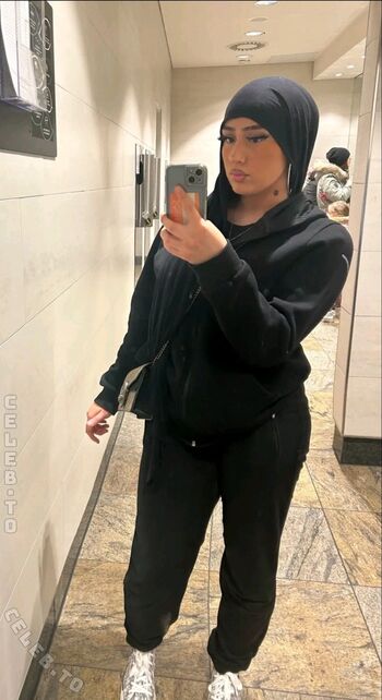 Full leaked Zeynohijabi private onlyfans photo