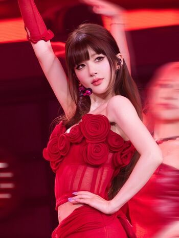 Zhao Lusi 赵露思