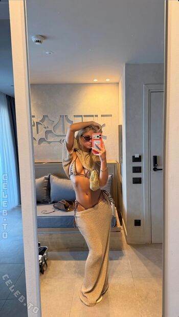 Full leaked Zoe kaeppele private onlyfans photo
