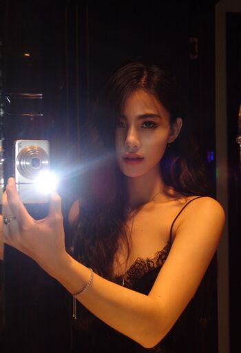 Full leaked Zoe levana private onlyfans photo