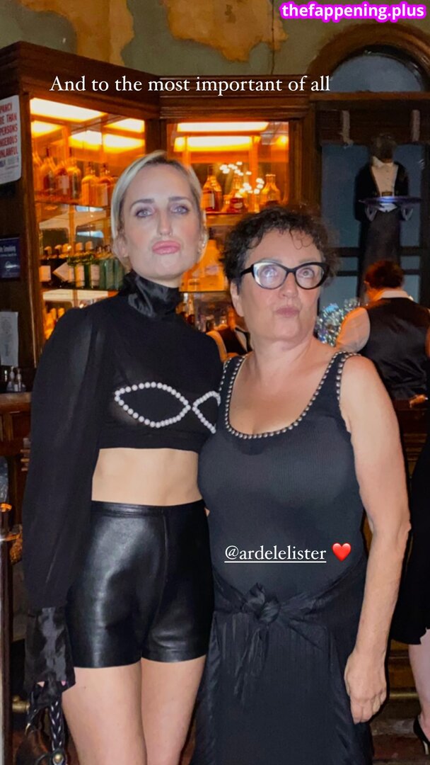 Zoe Lister Jones / https: / zoelisterjones Foto OnlyFans Nuda #19