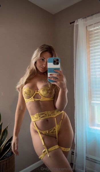 Full leaked Zoe pugh private onlyfans photo