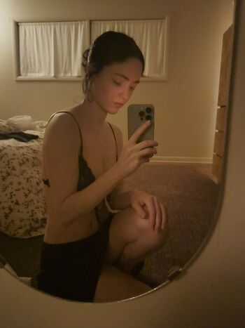 Full leaked Zoeplzshutup private onlyfans photo