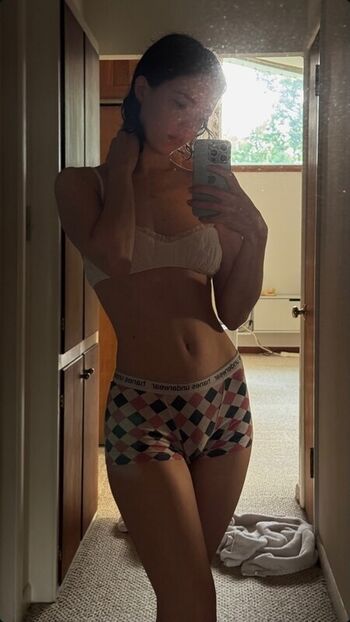 Full leaked Zoeplzshutup private onlyfans photo