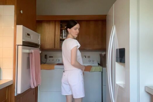 Full leaked Zoeplzshutup private onlyfans photo