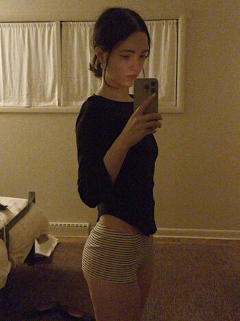 Full leaked Zoeplzshutup private onlyfans photo