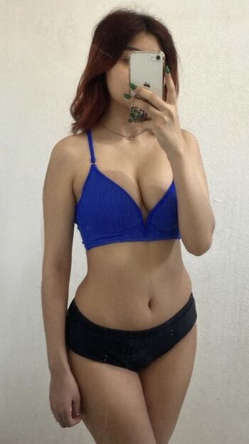 Full leaked Zoerikaa private onlyfans photo