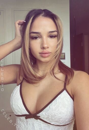 Full leaked Zoesalg private onlyfans photo