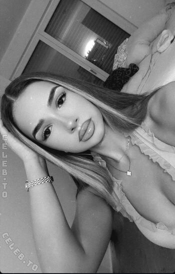 Full leaked Zoesalg private onlyfans photo