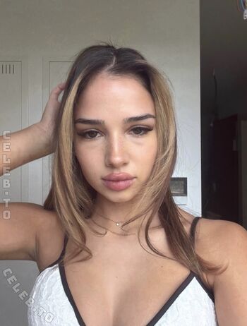 Full leaked Zoesalg private onlyfans photo