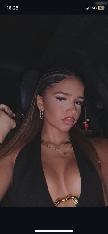 Full leaked Zoesalg private onlyfans photo