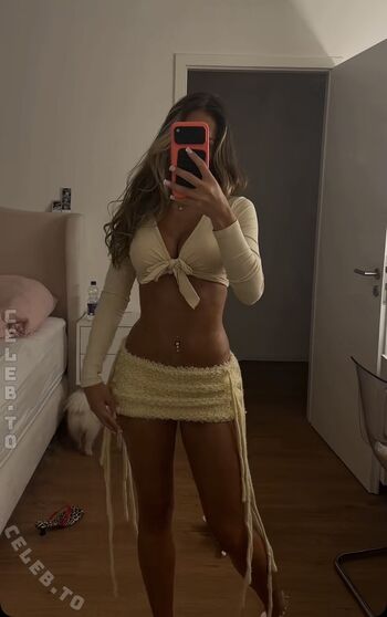Full leaked Zoesalg private onlyfans photo