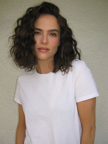 Full leaked Zoey deutch private onlyfans photo